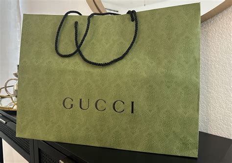 gucci scuhe|gucci shopping bag.